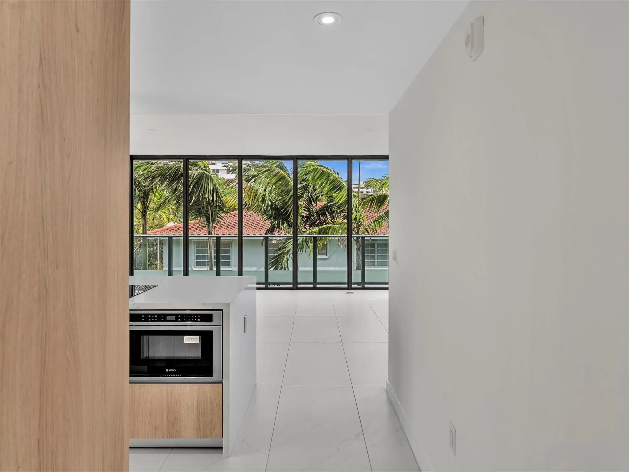 9901 W Bay Harbor Dr, #304