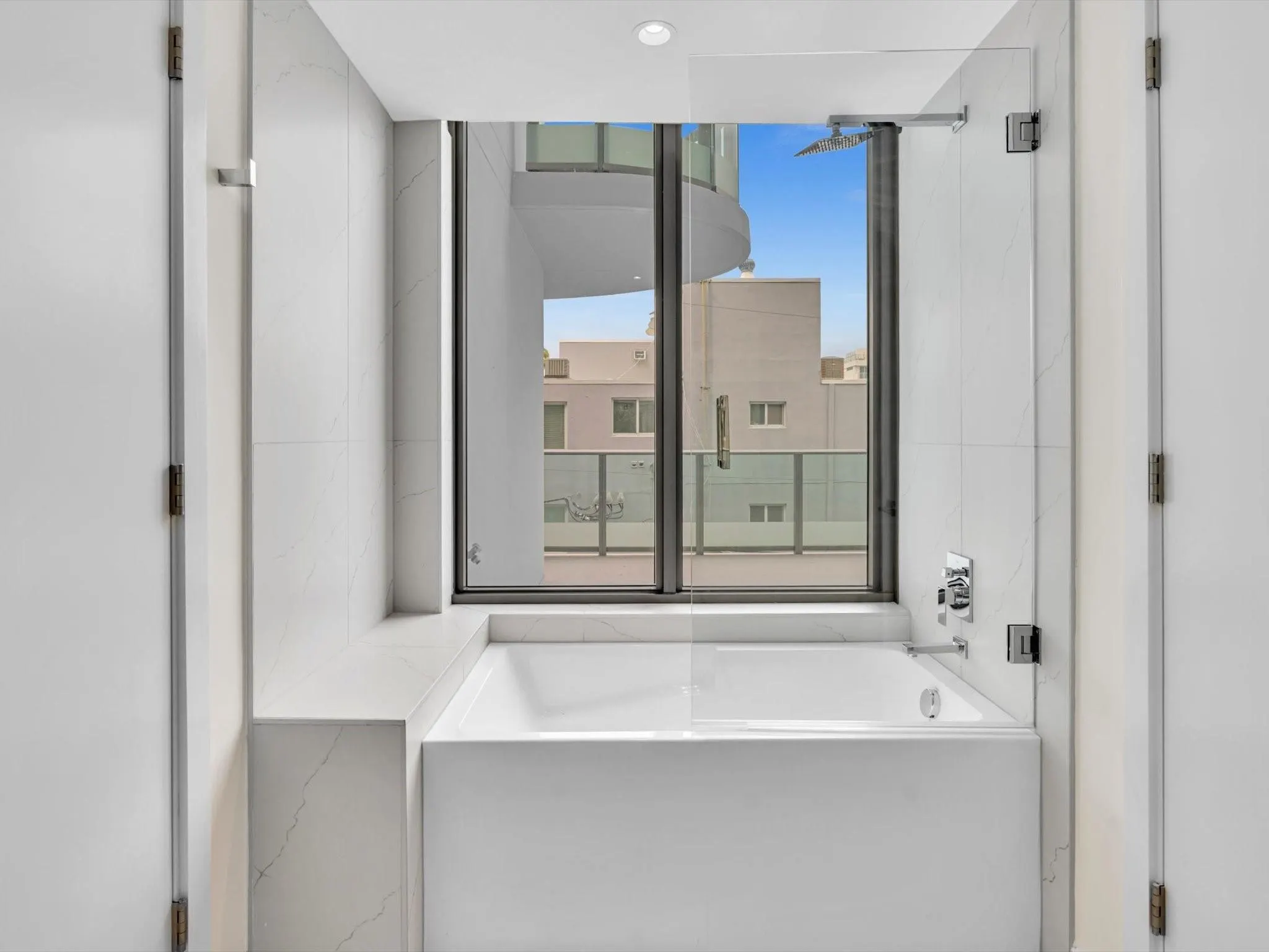 9901 W Bay Harbor Dr, #304