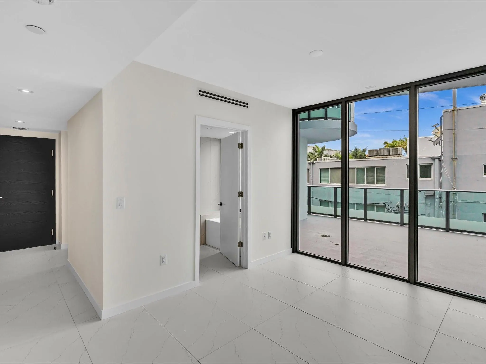 9901 W Bay Harbor Dr, #304