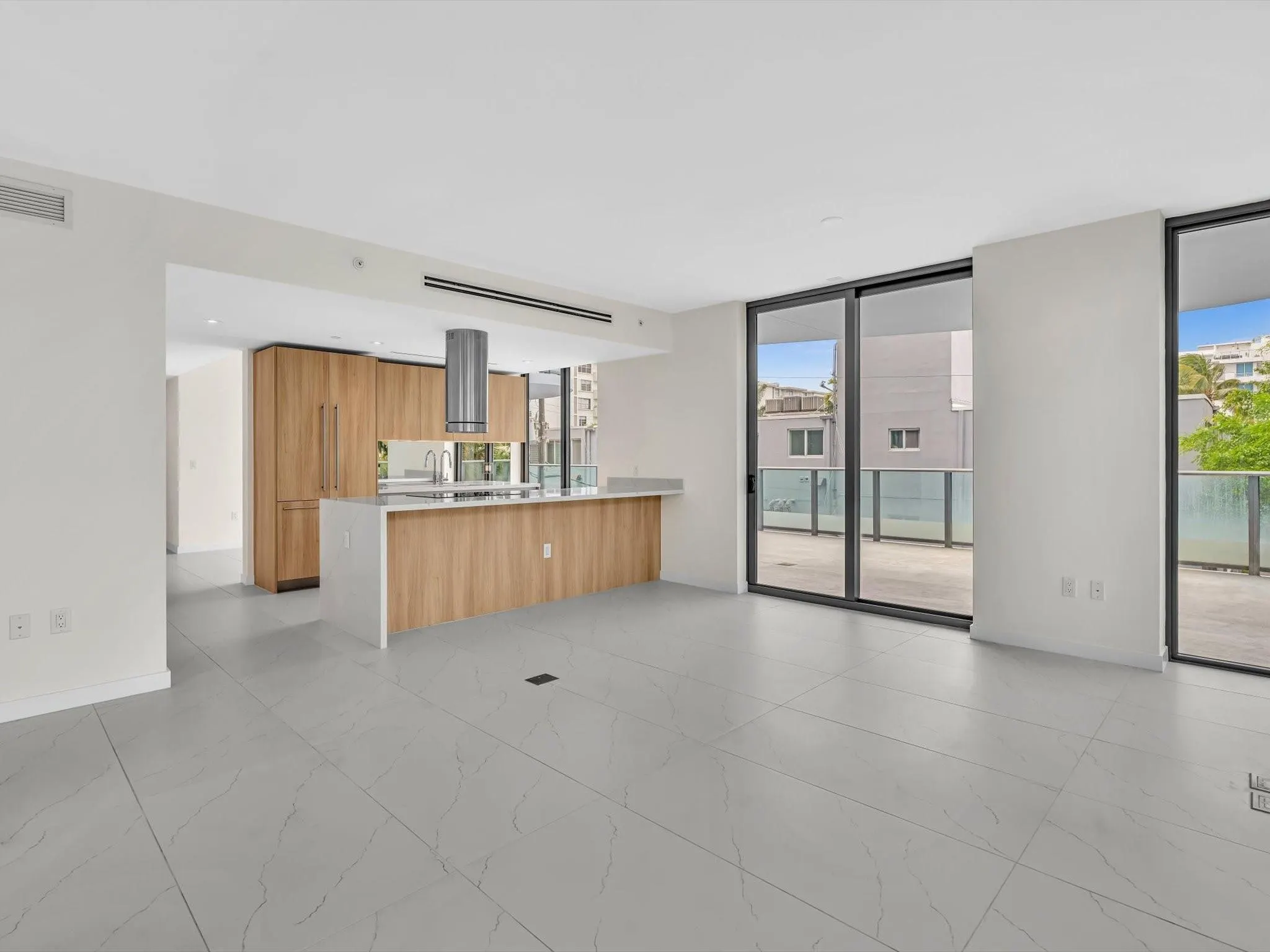 9901 W Bay Harbor Dr, #304