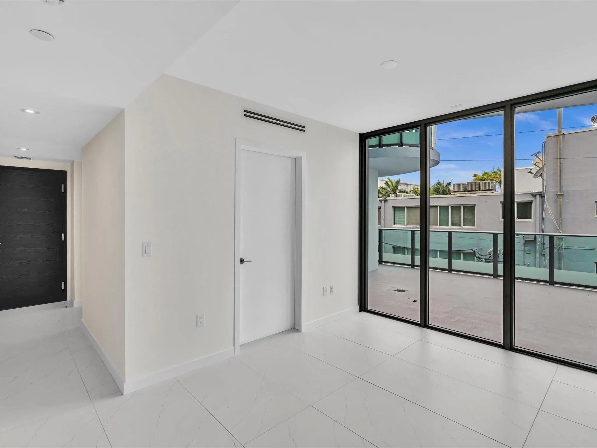 9901 W Bay Harbor Dr, #304