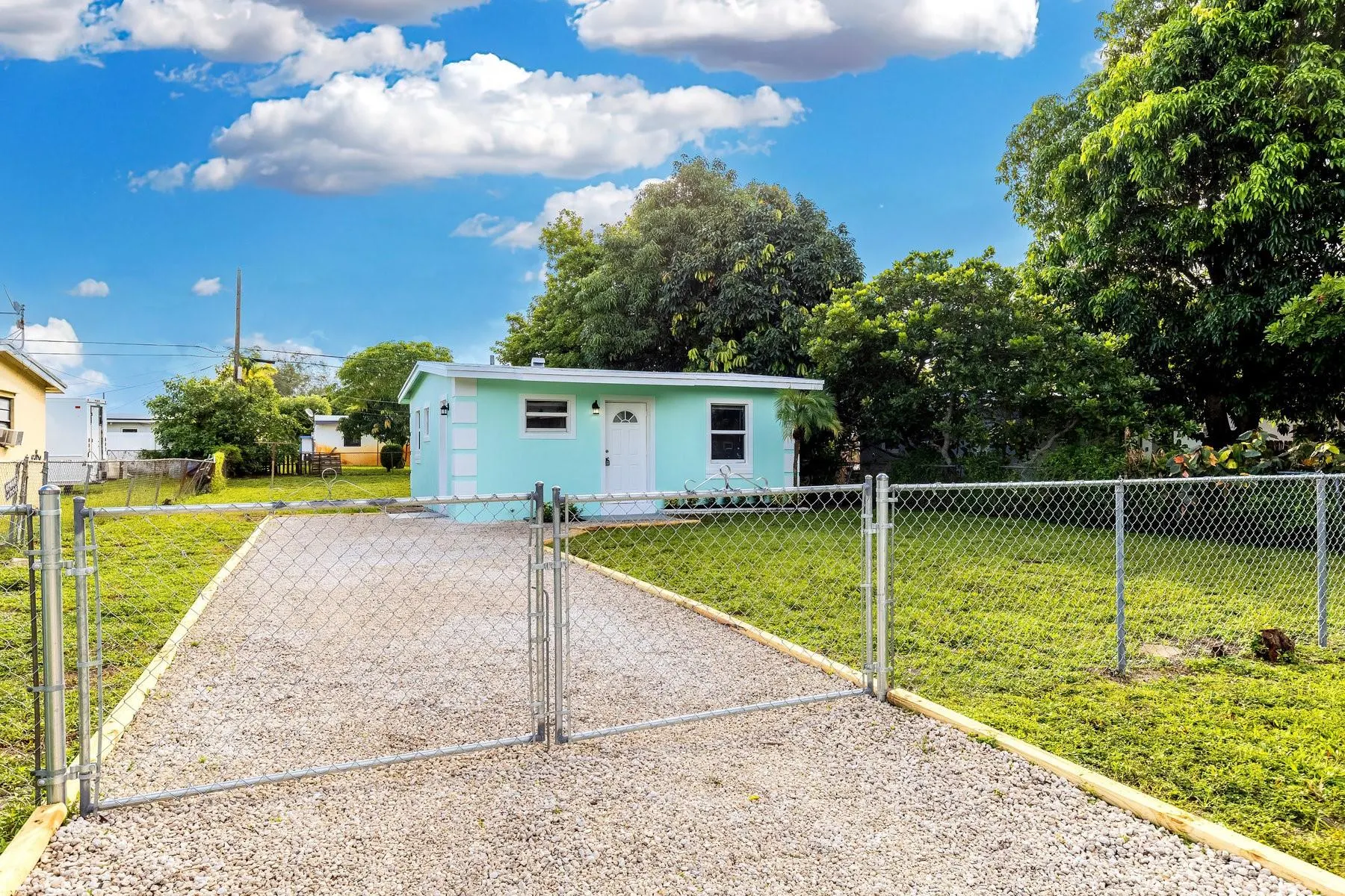 1729 Lauderdale Manor Drive