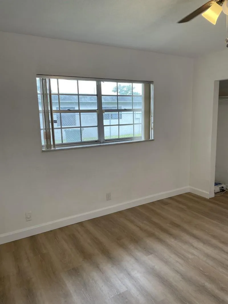 1471 NW 22nd St