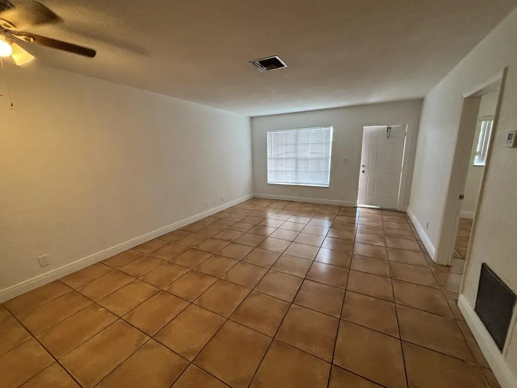 1471 NW 22nd St