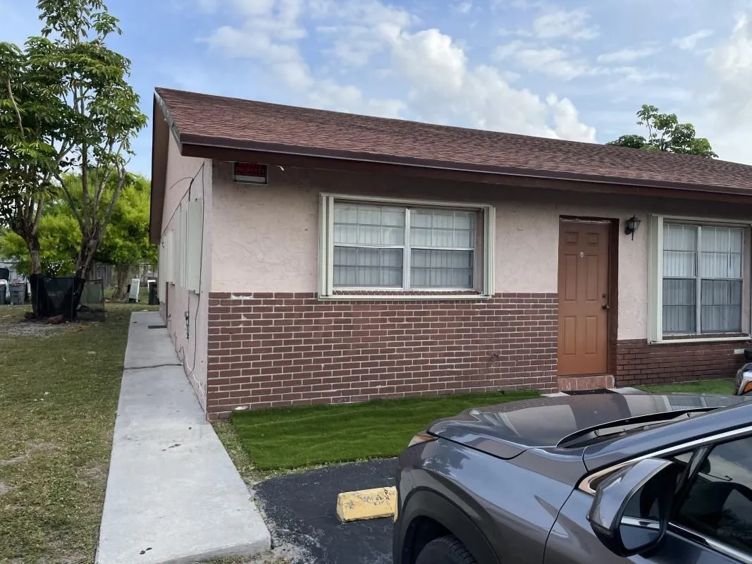 1471 NW 22nd St