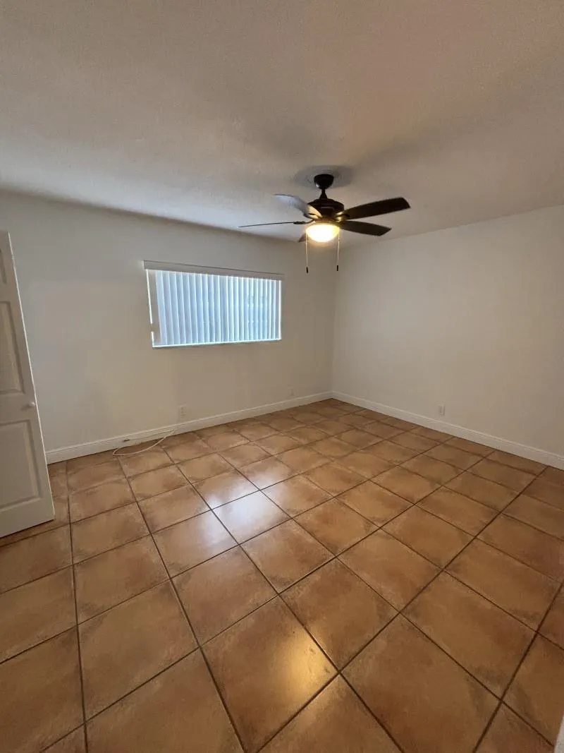 1471 NW 22nd St