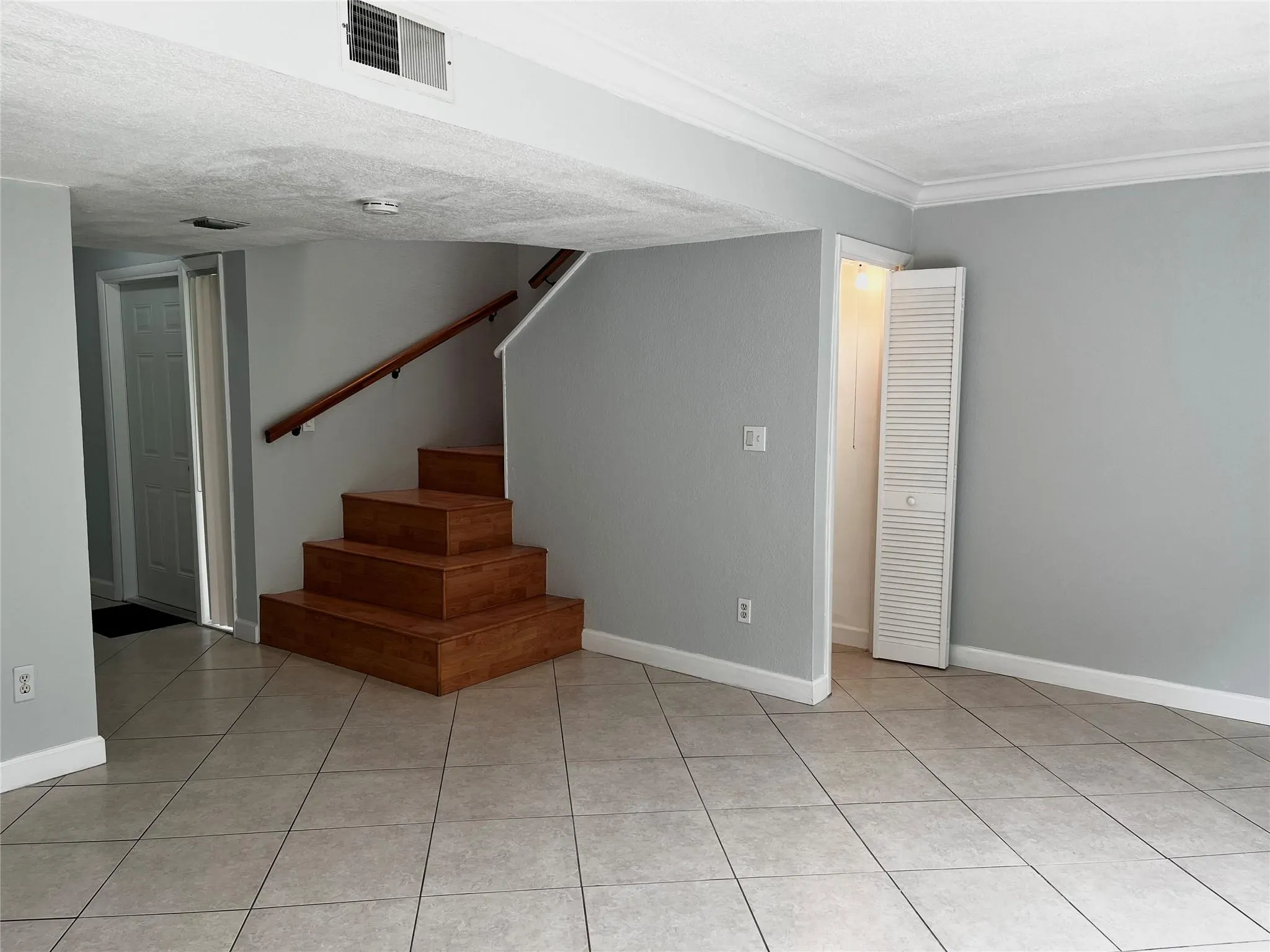 8149 Lagos De Campo Blvd, #B-1