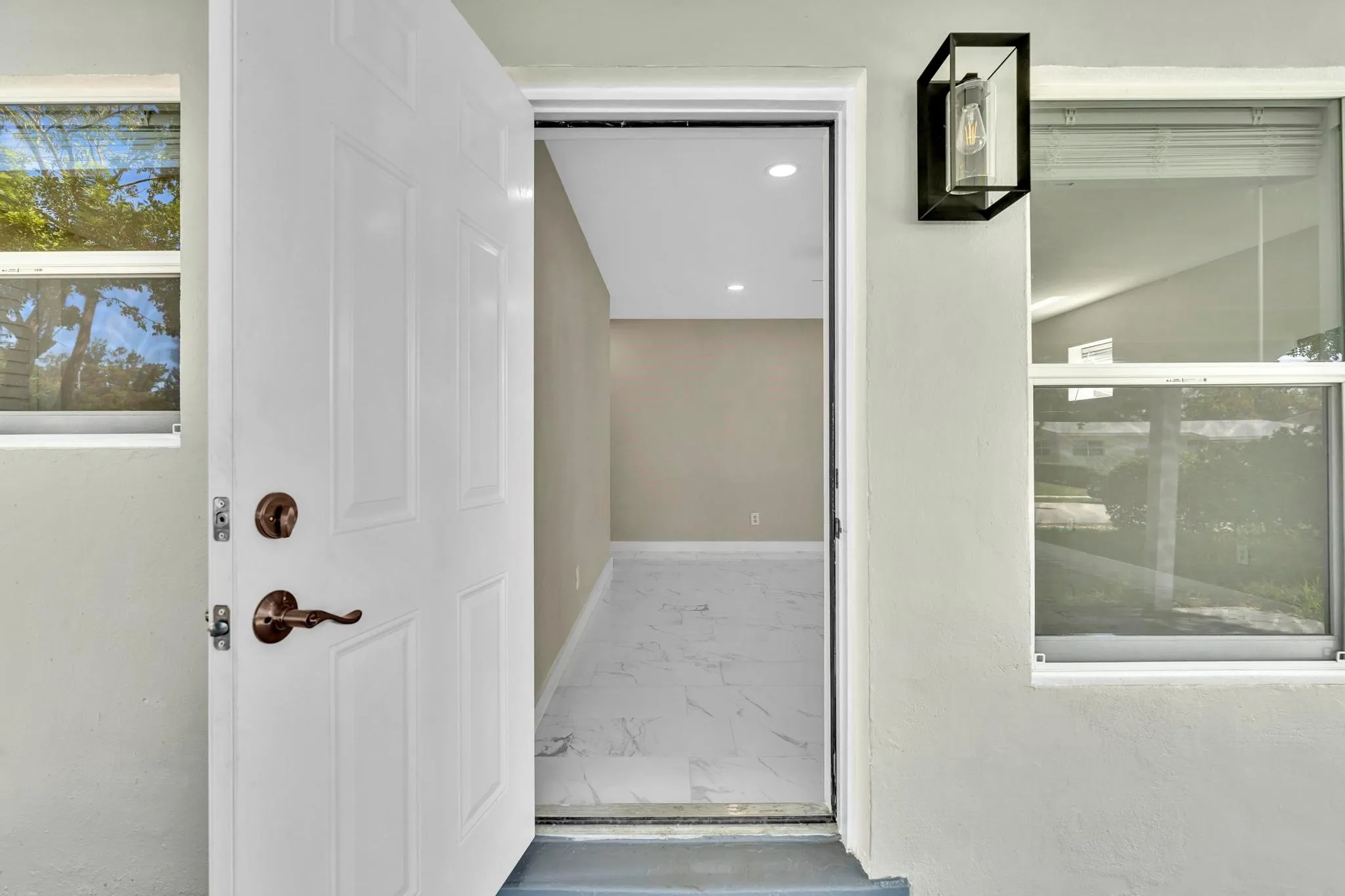 2770 NW 25th St