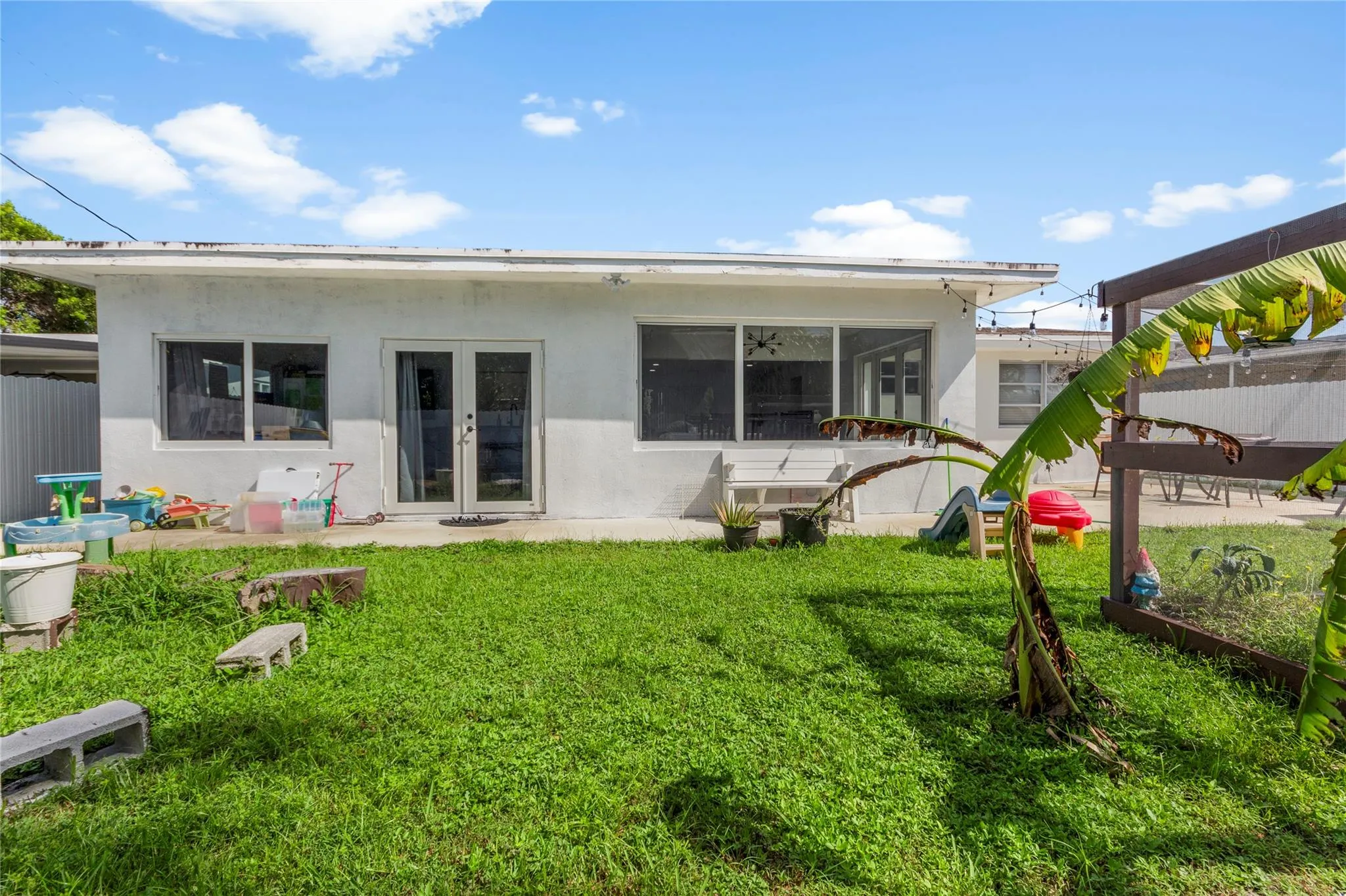 8580 NW 11th Ct