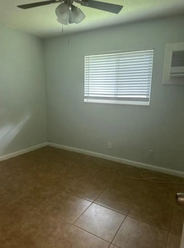 332 SW 2nd Pl, #3