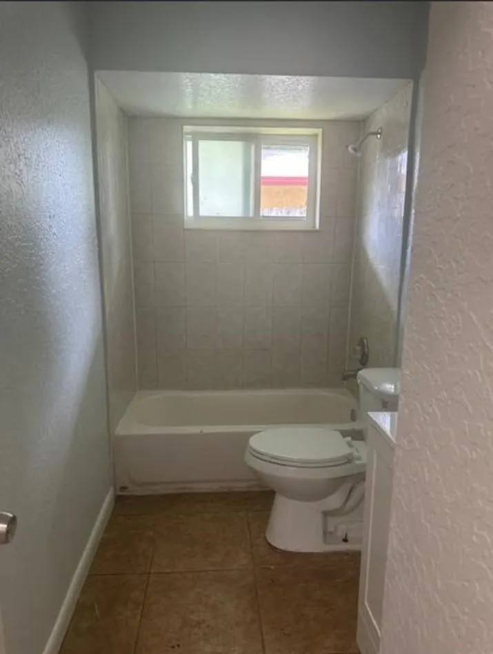 332 SW 2nd Pl, #3
