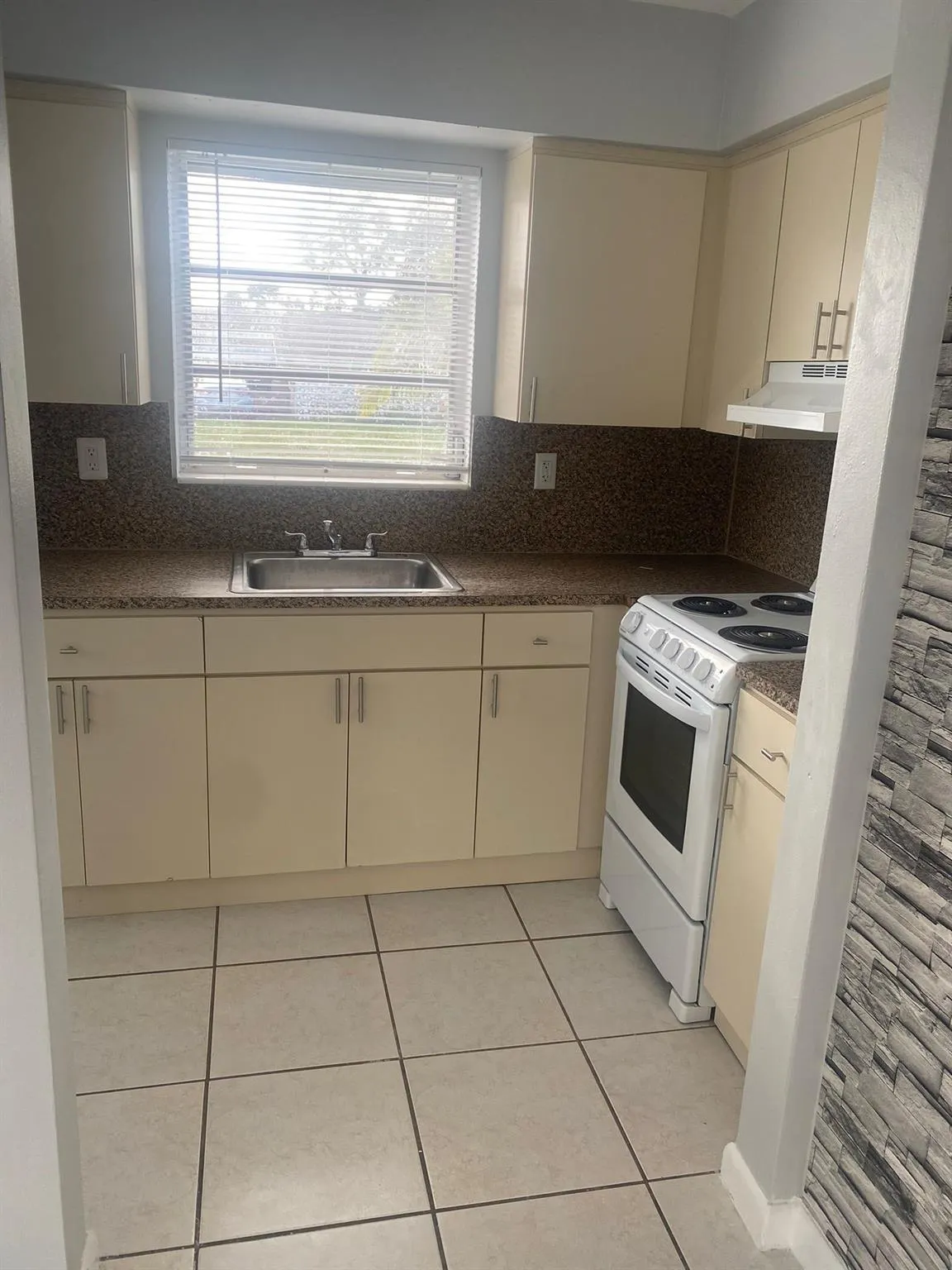 7221 Venetian St, #1