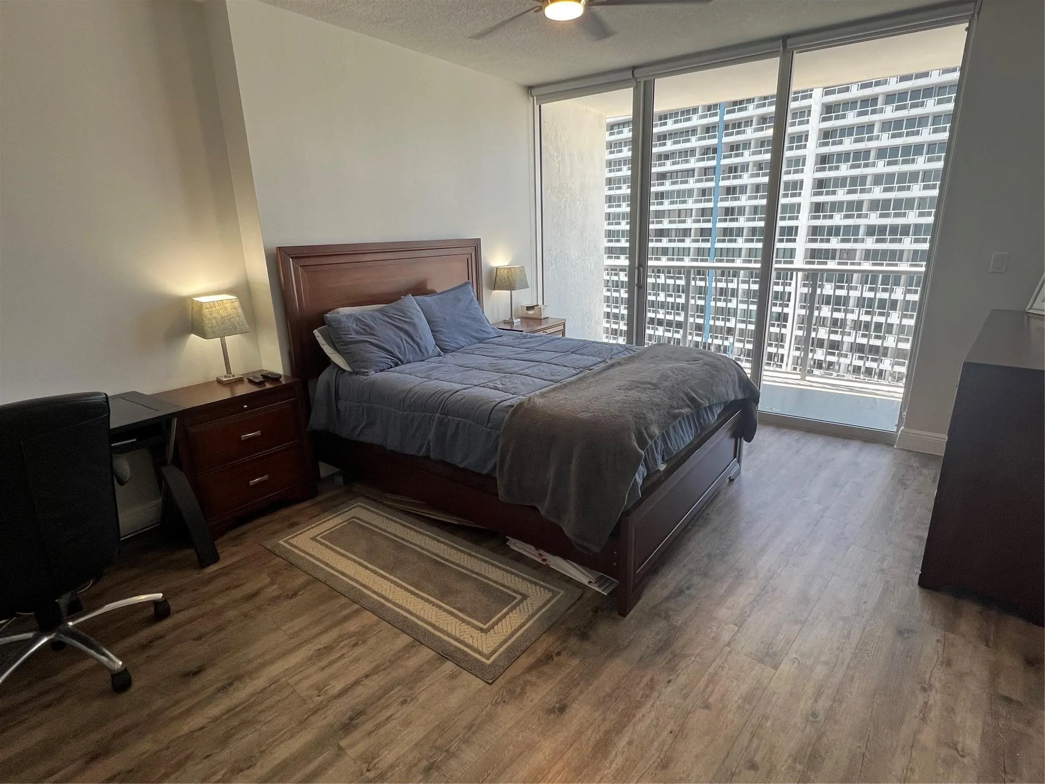1750 N Bayshore Dr, #2606
