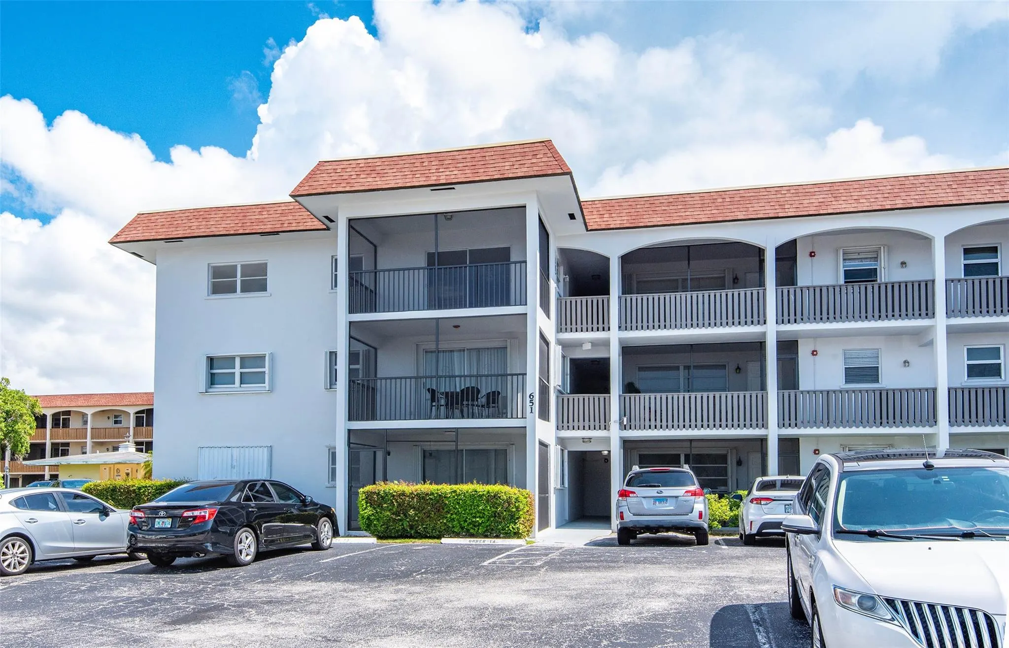 651 PINE DR, #201