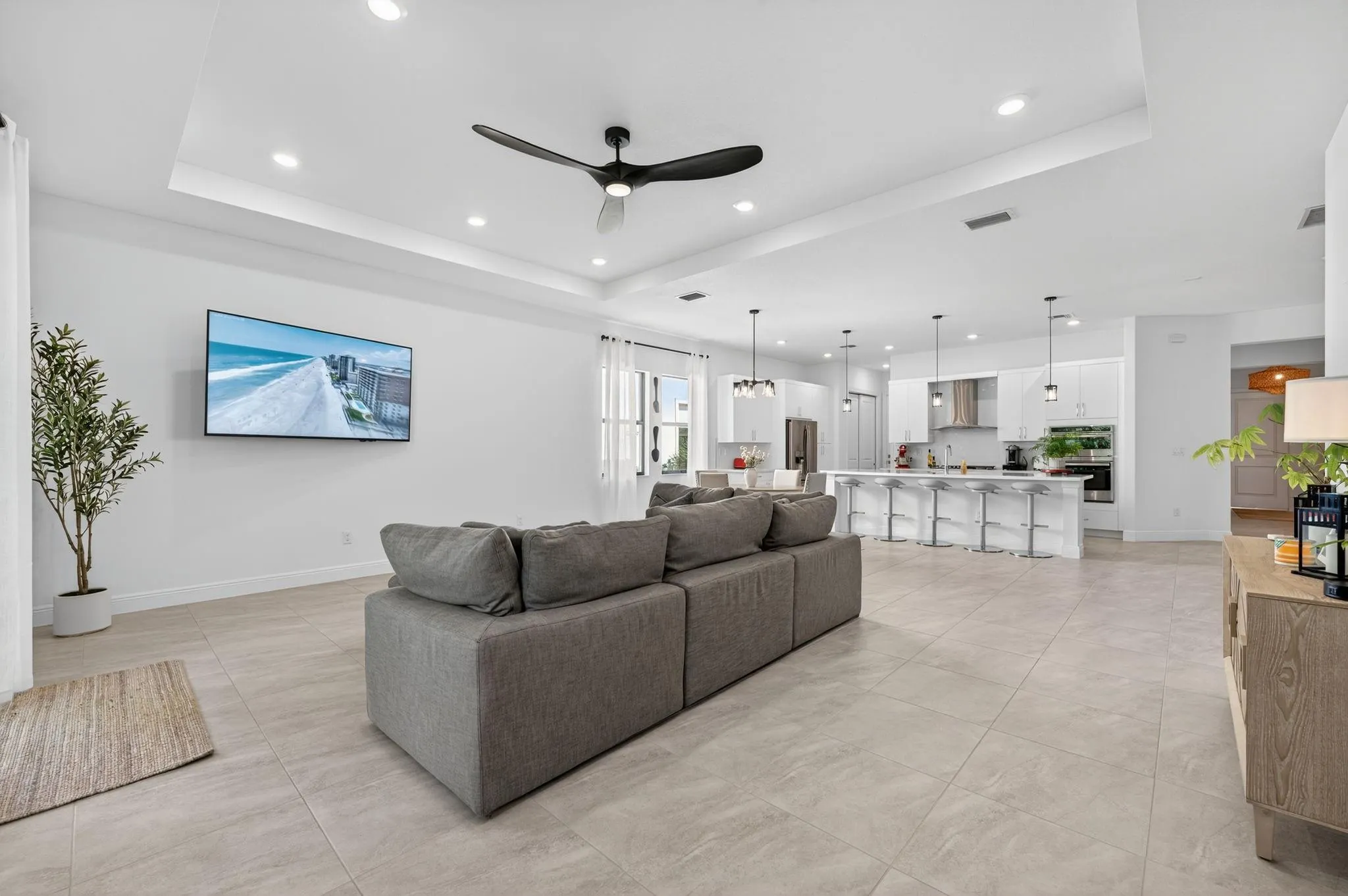 12155 N Baypoint Cir