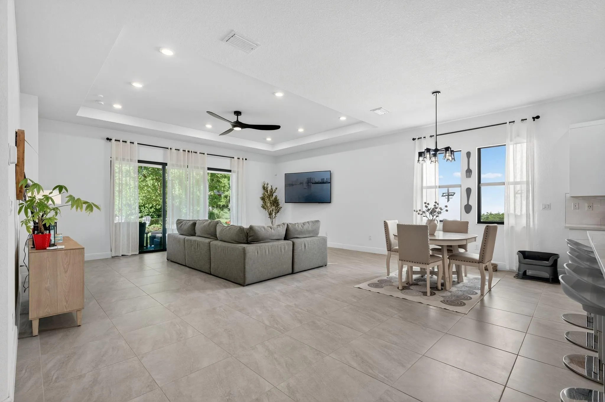 12155 N Baypoint Cir