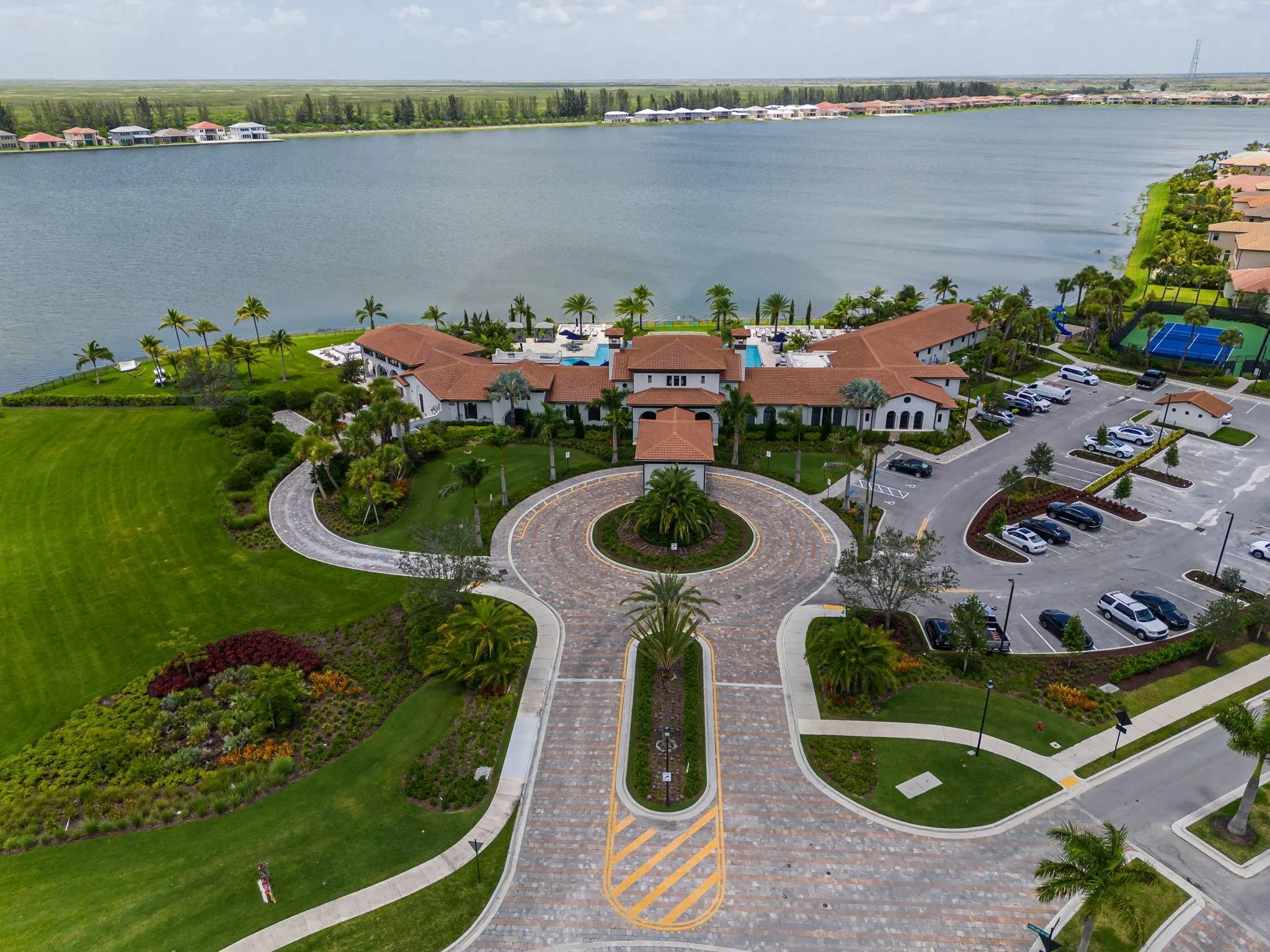 12155 N Baypoint Cir