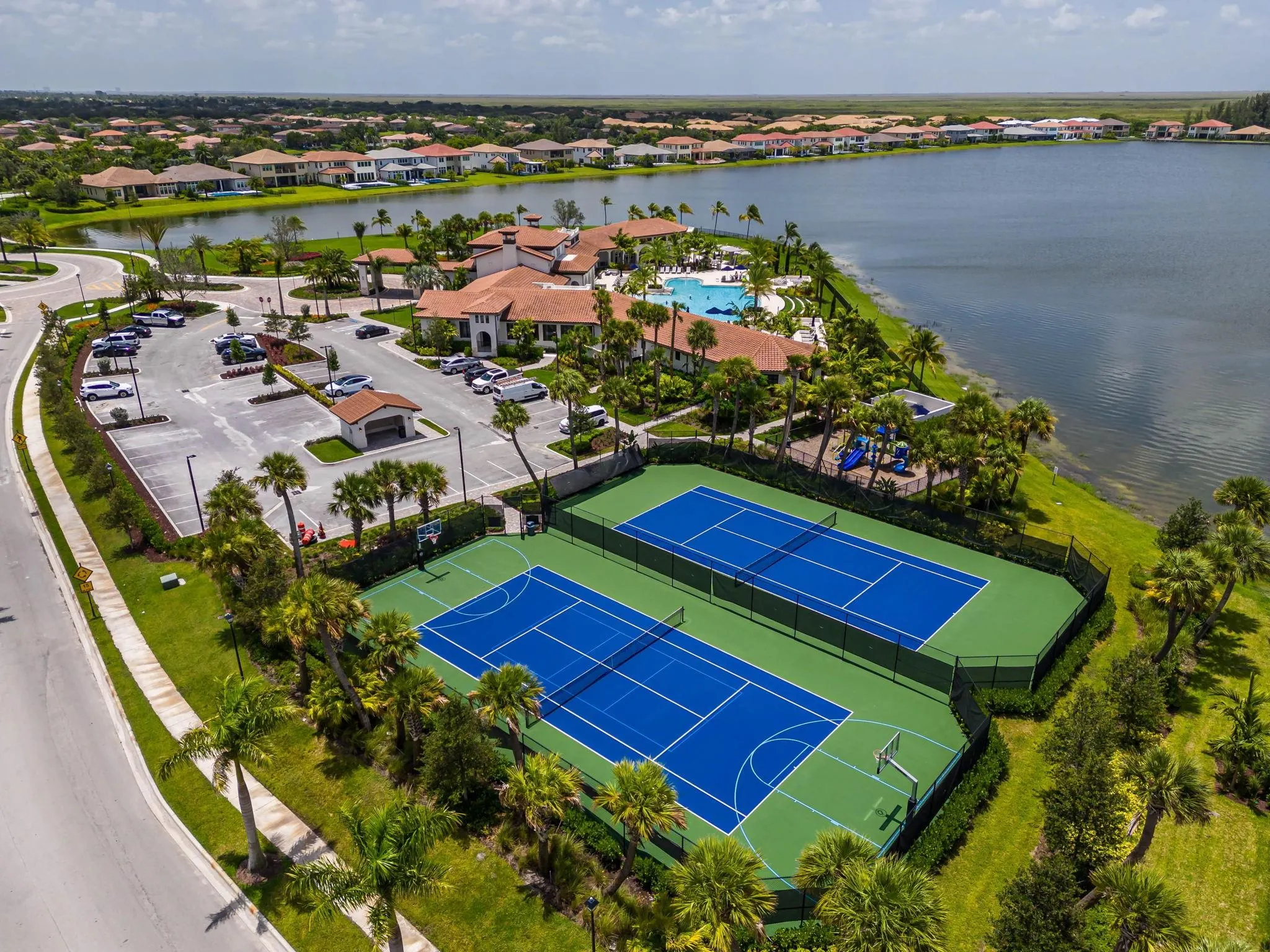 12155 N Baypoint Cir