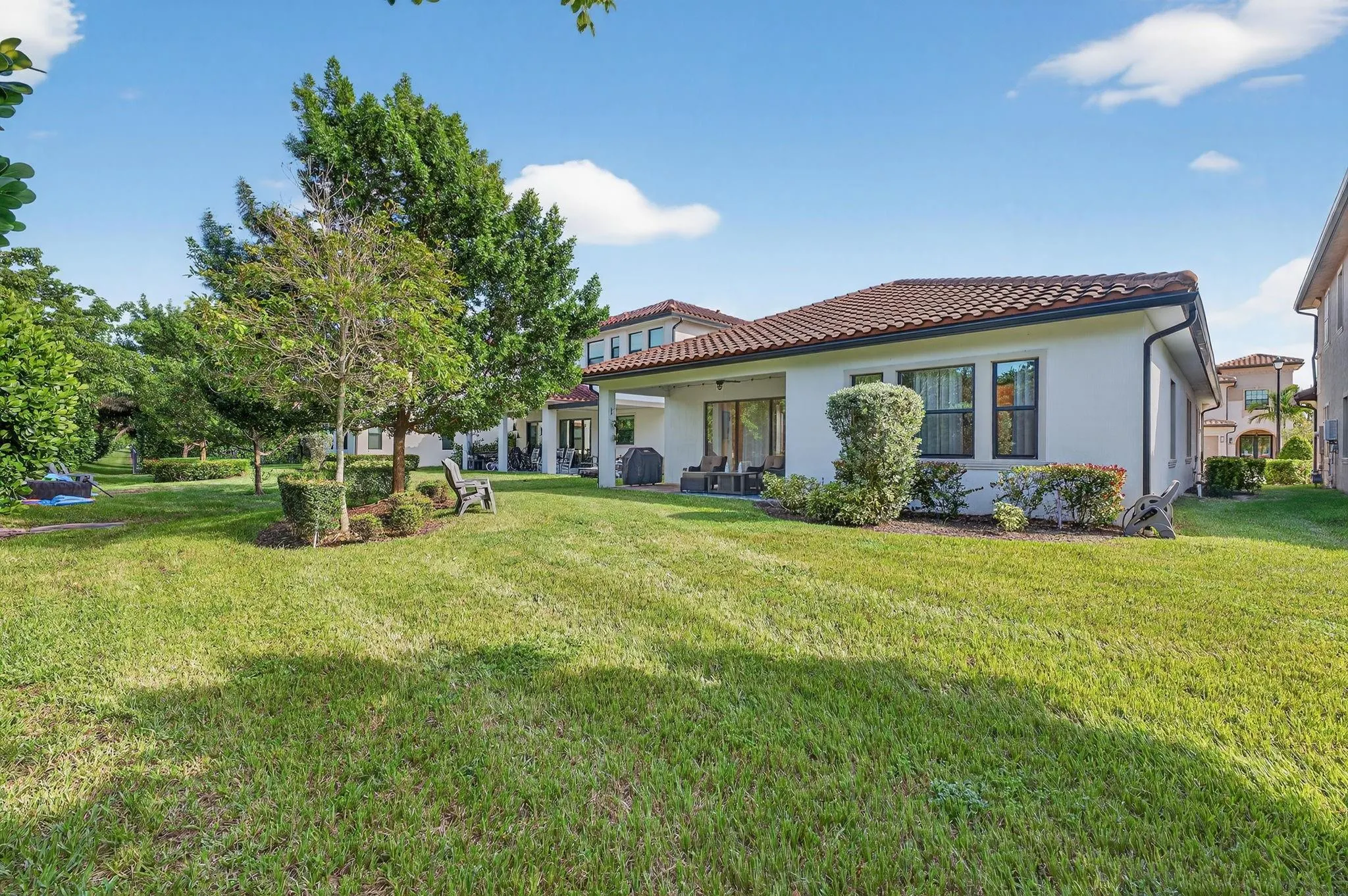12155 N Baypoint Cir