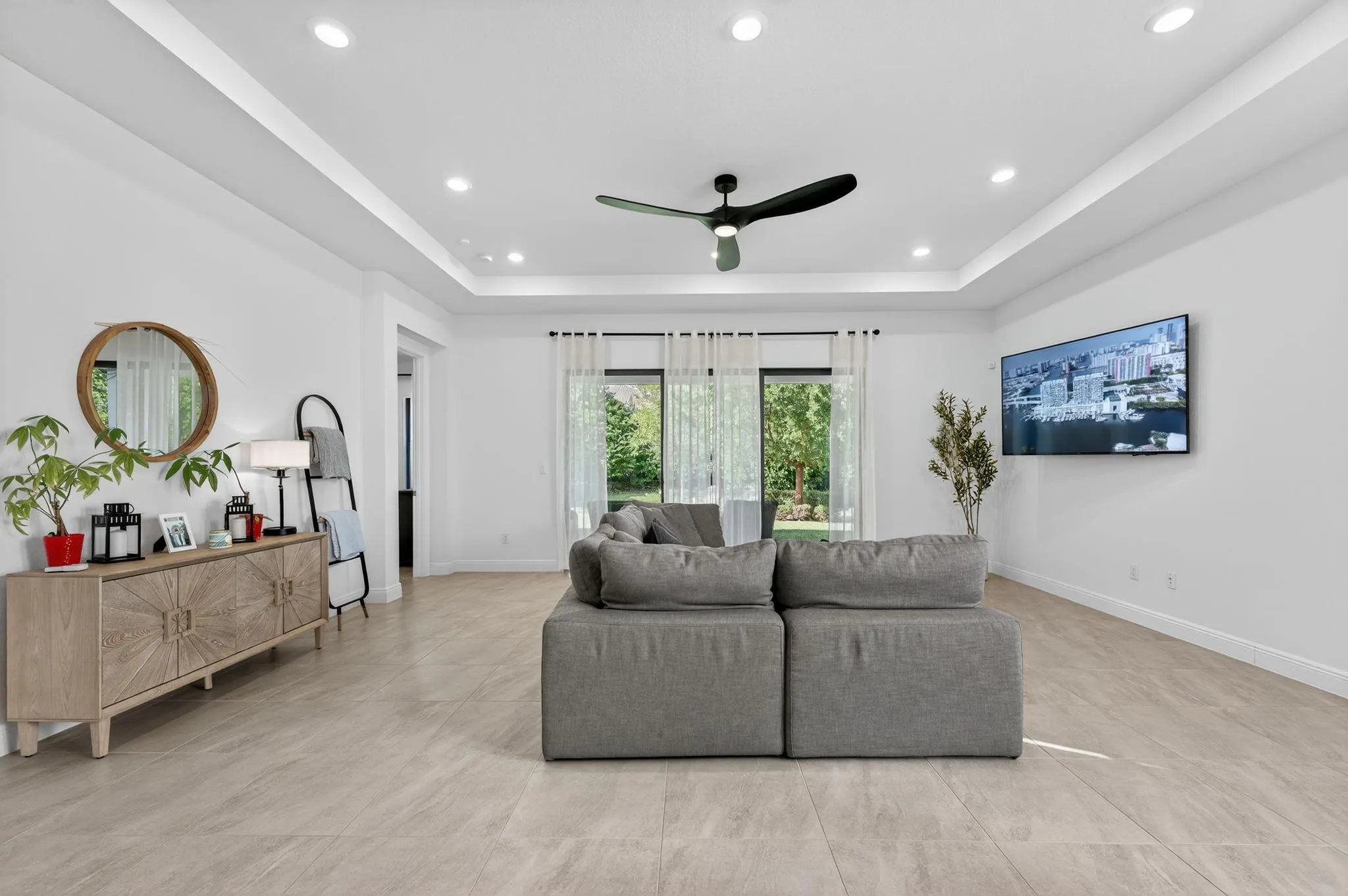 12155 N Baypoint Cir