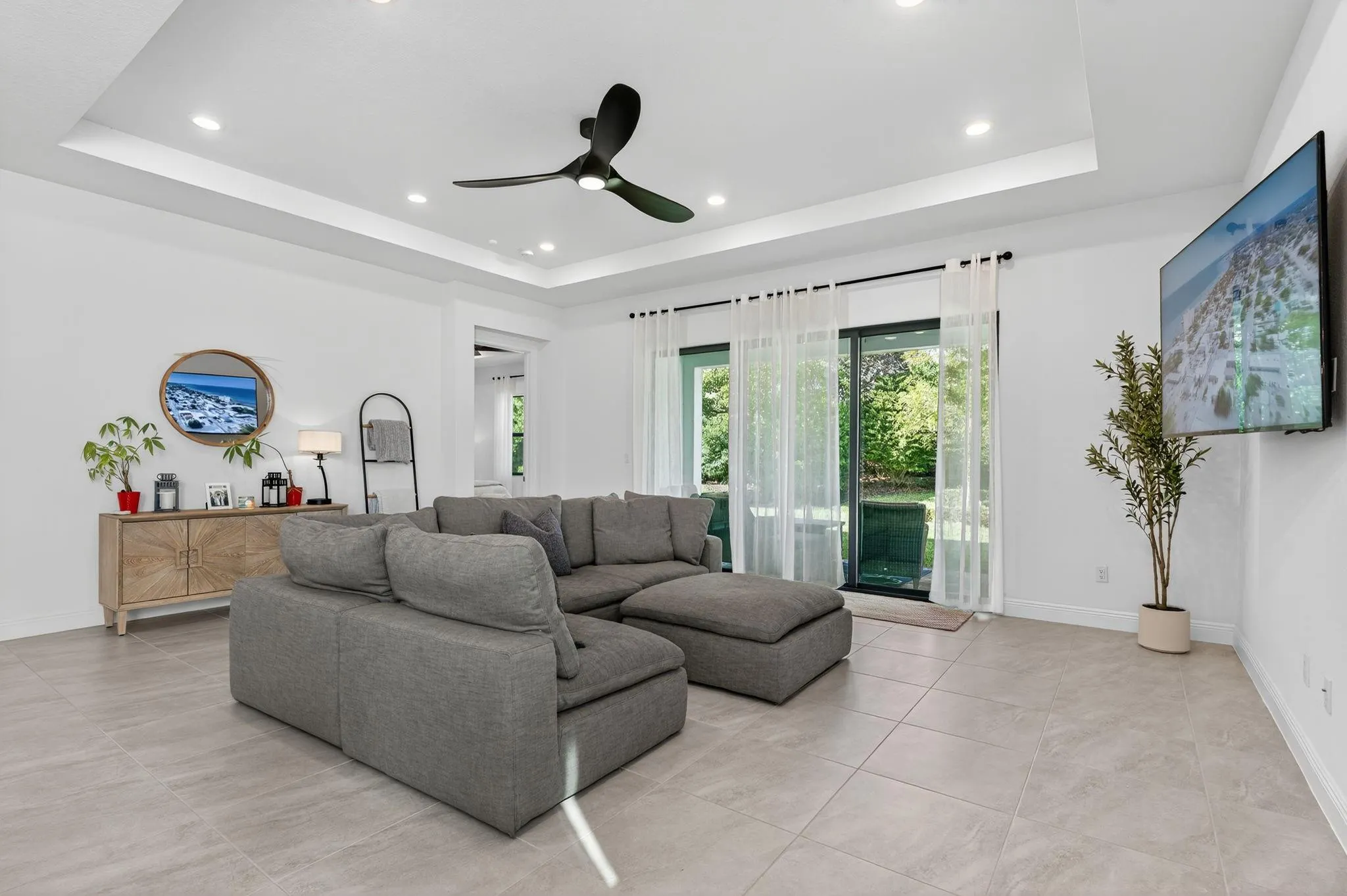 12155 N Baypoint Cir