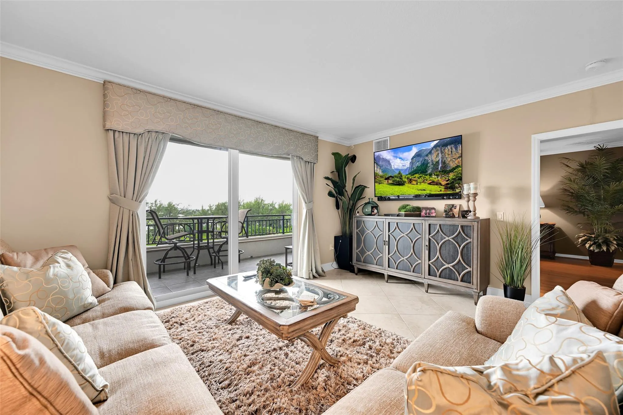 2880 NE 14th Street Cswy, #610