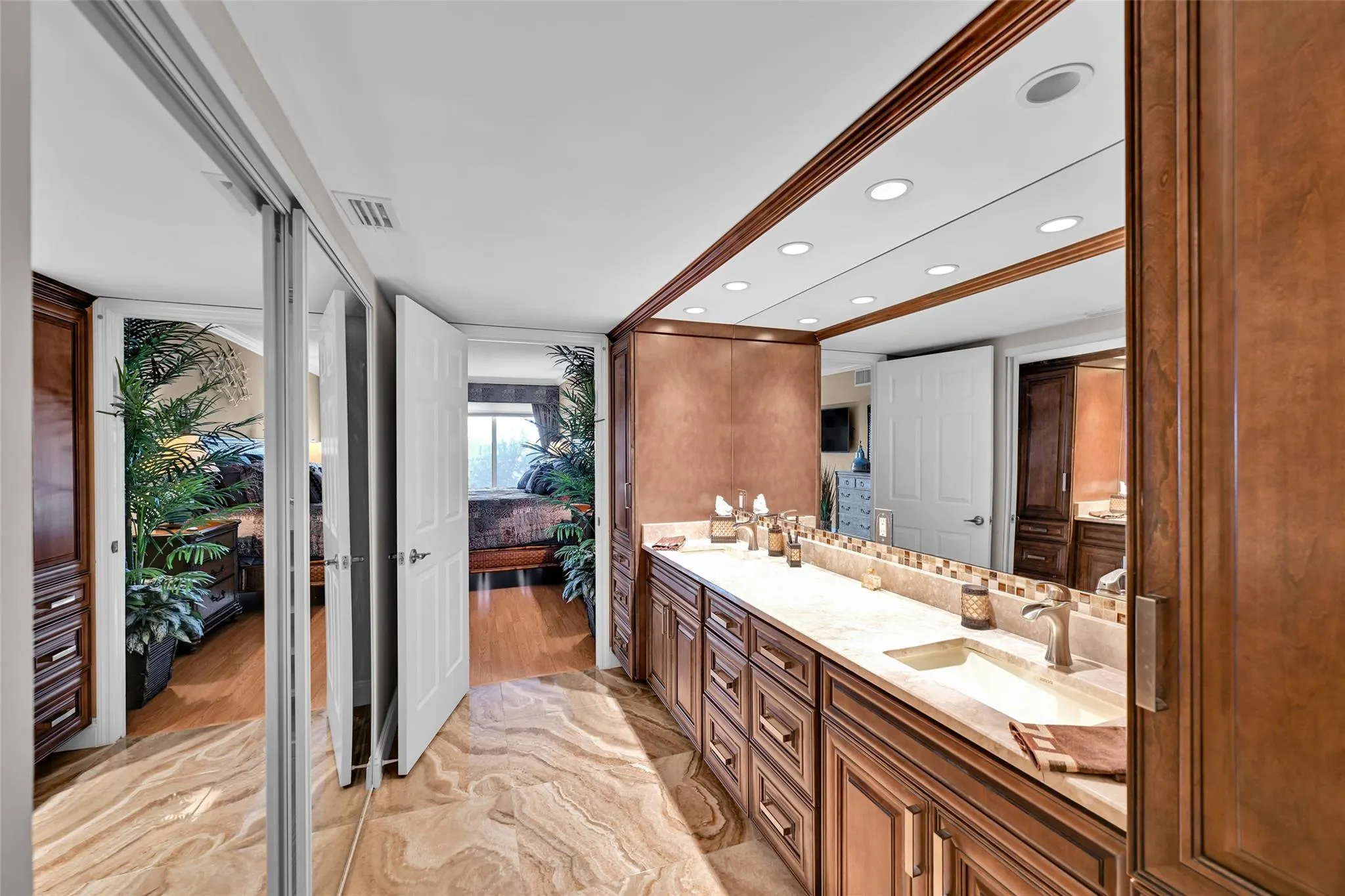2880 NE 14th Street Cswy, #610