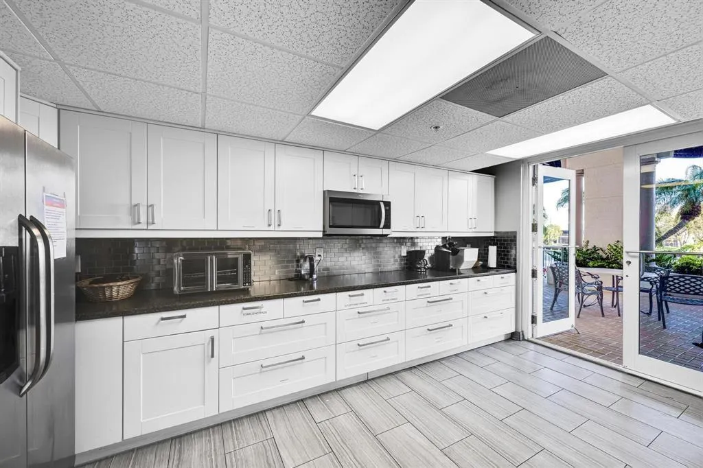 2880 NE 14th Street Cswy, #610