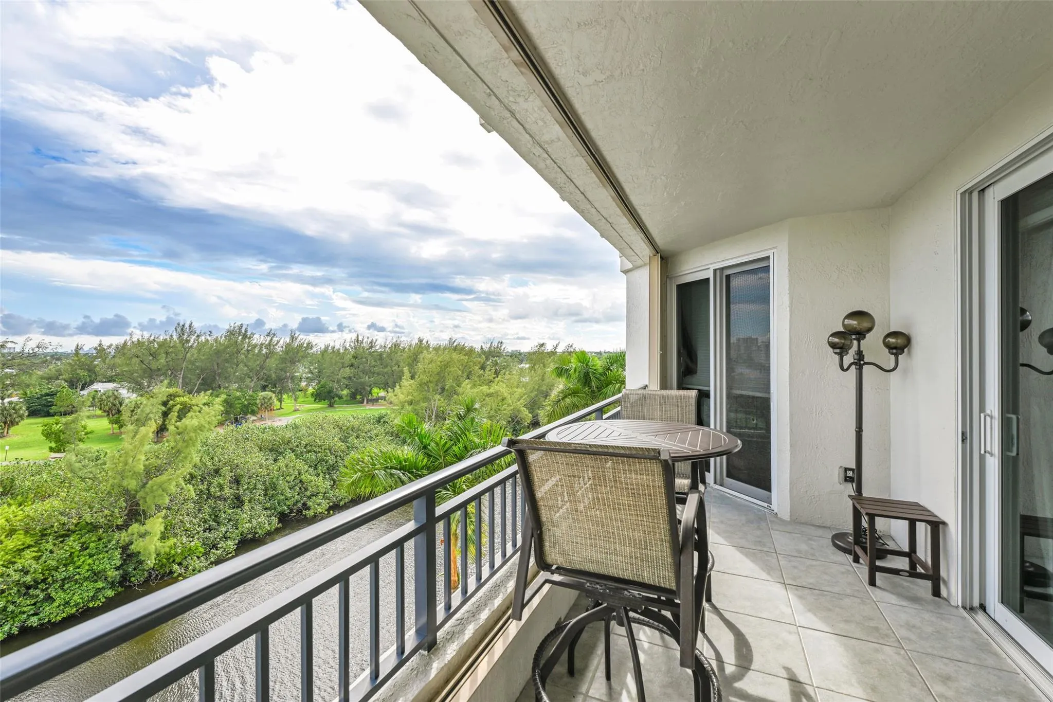 2880 NE 14th Street Cswy, #610