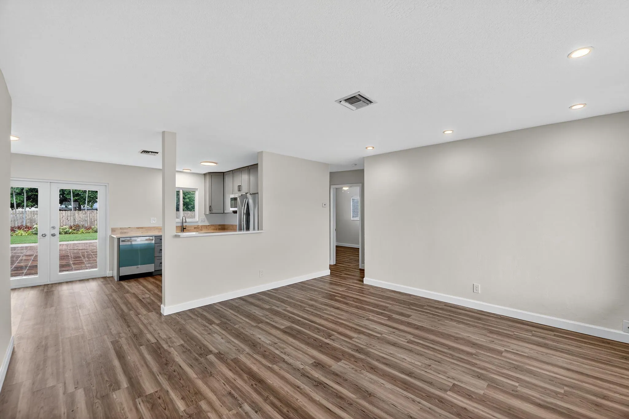 245 SW 3RD ST