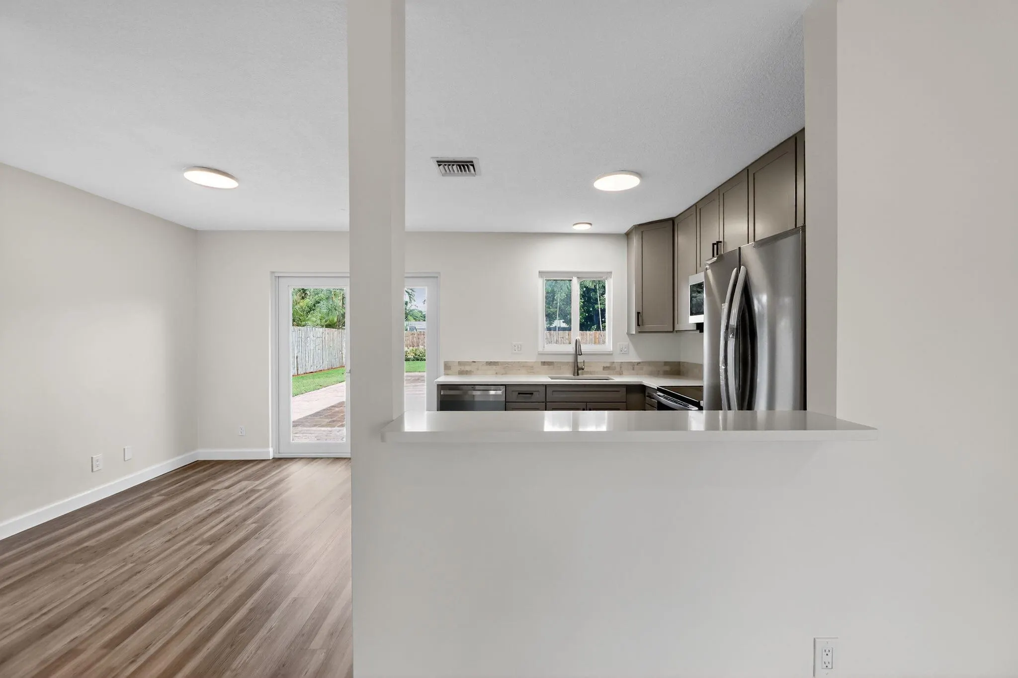245 SW 3RD ST