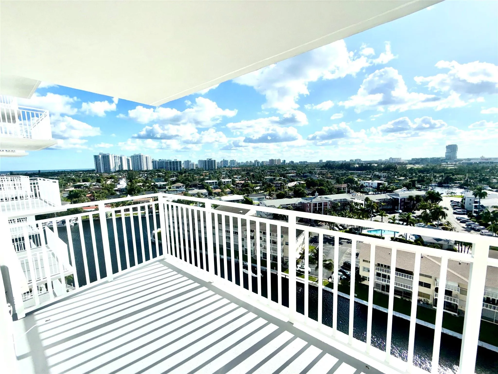 427 Golden Isles Dr, #14B