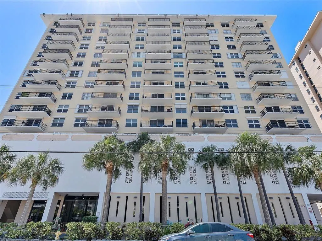 427 Golden Isles Dr, #14B