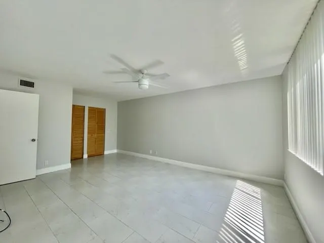 8592 W Sunrise Blvd, #211