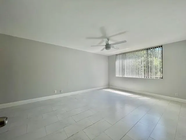 8592 W Sunrise Blvd, #211