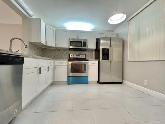 8592 W Sunrise Blvd, #211
