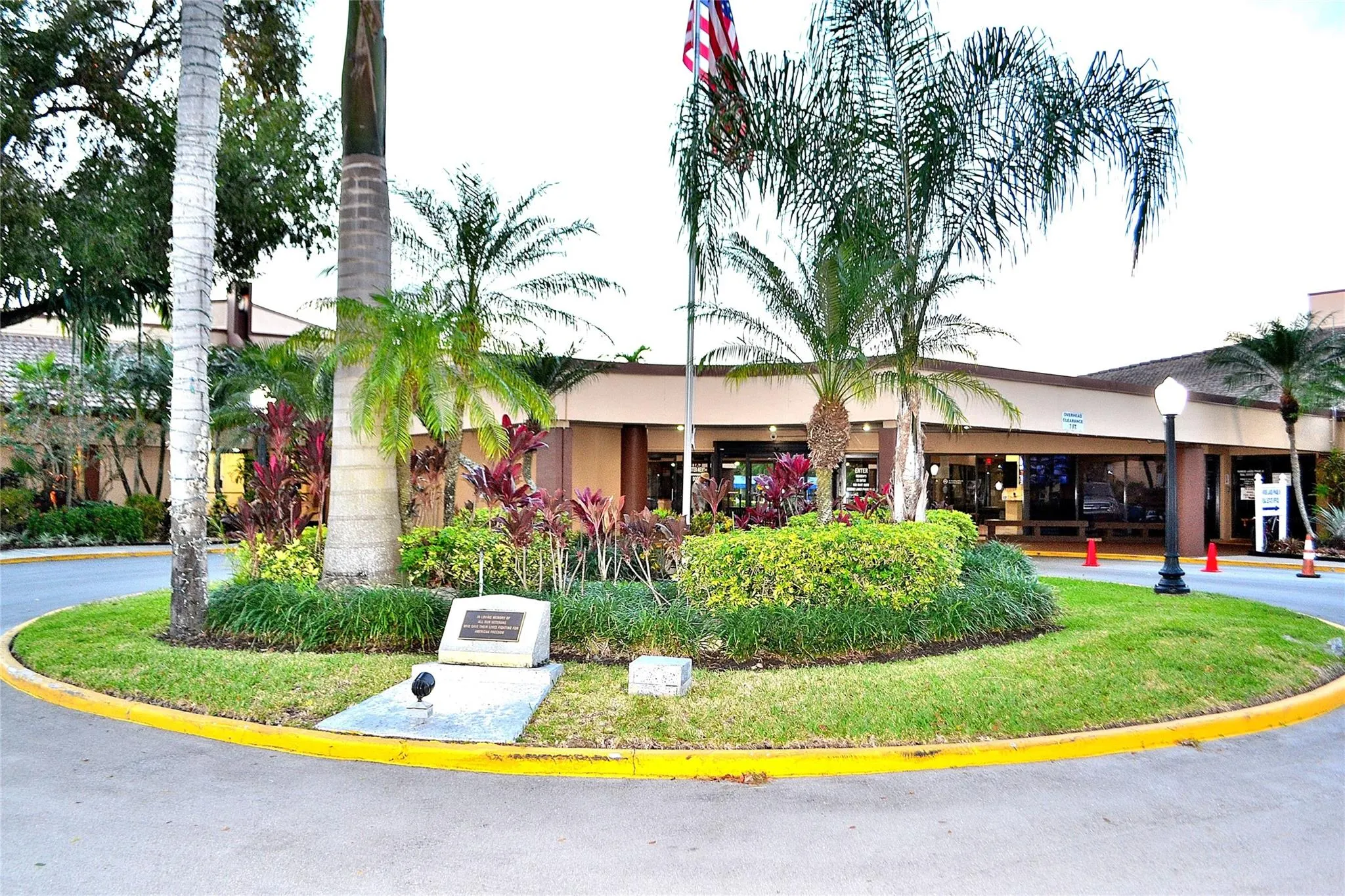 9621 Sunrise Lakes Blvd, #203