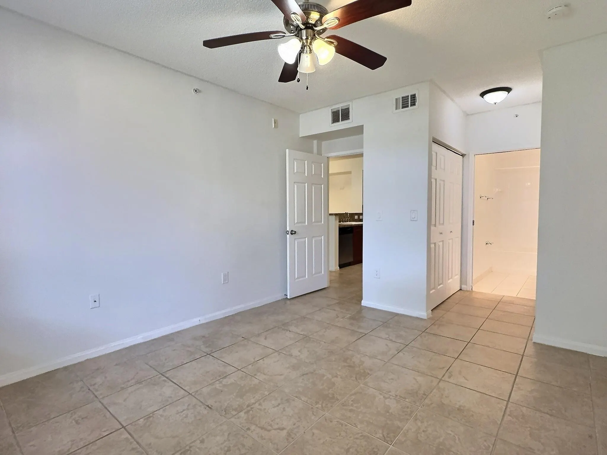 7940 N Nob Hill Rd, #108