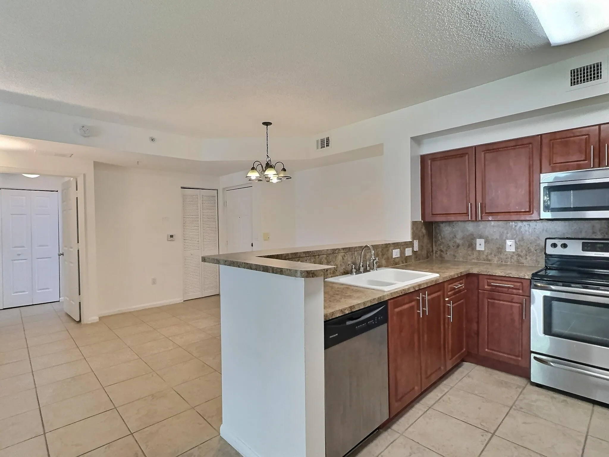 7940 N Nob Hill Rd, #108
