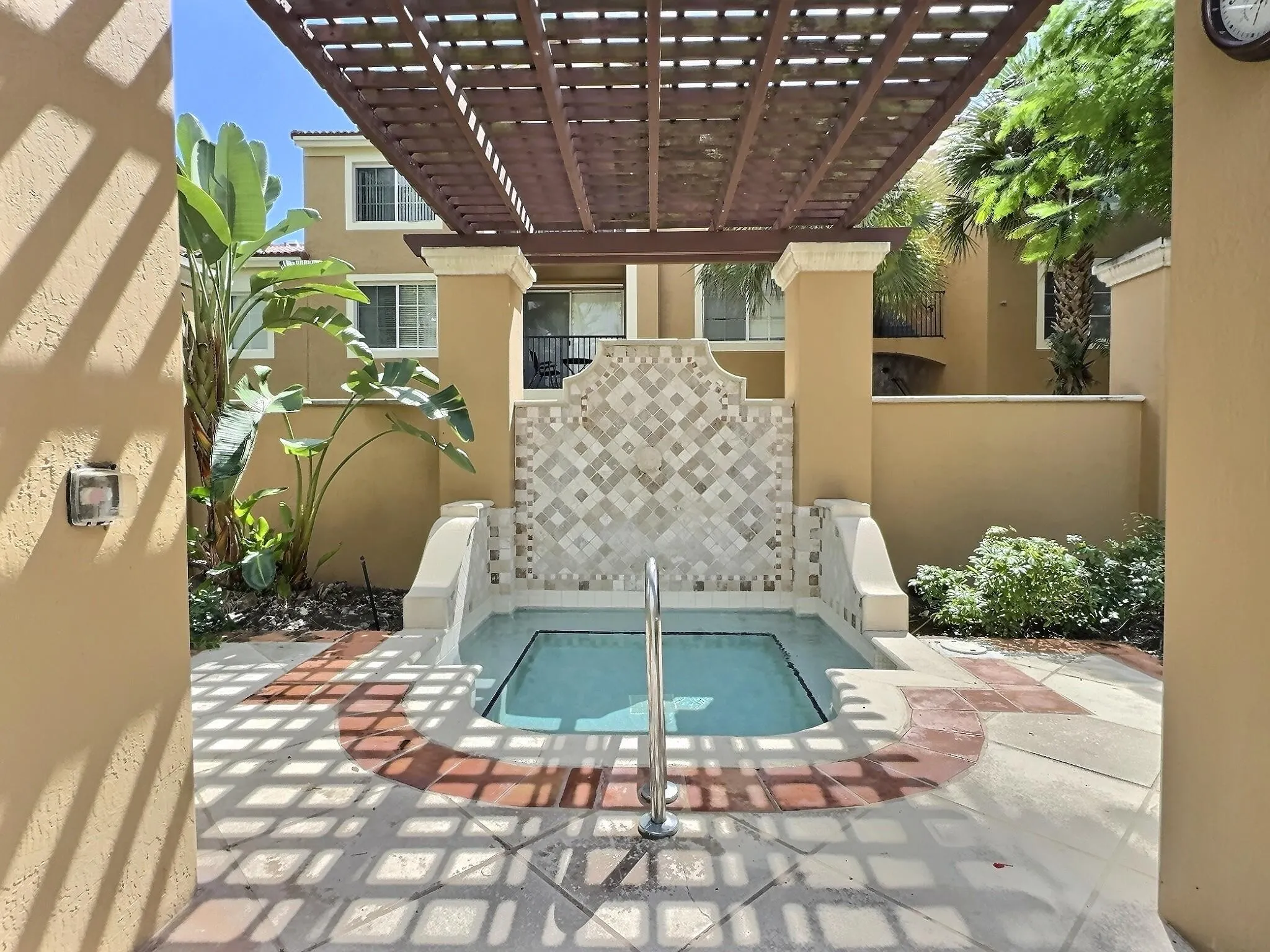 7940 N Nob Hill Rd, #108