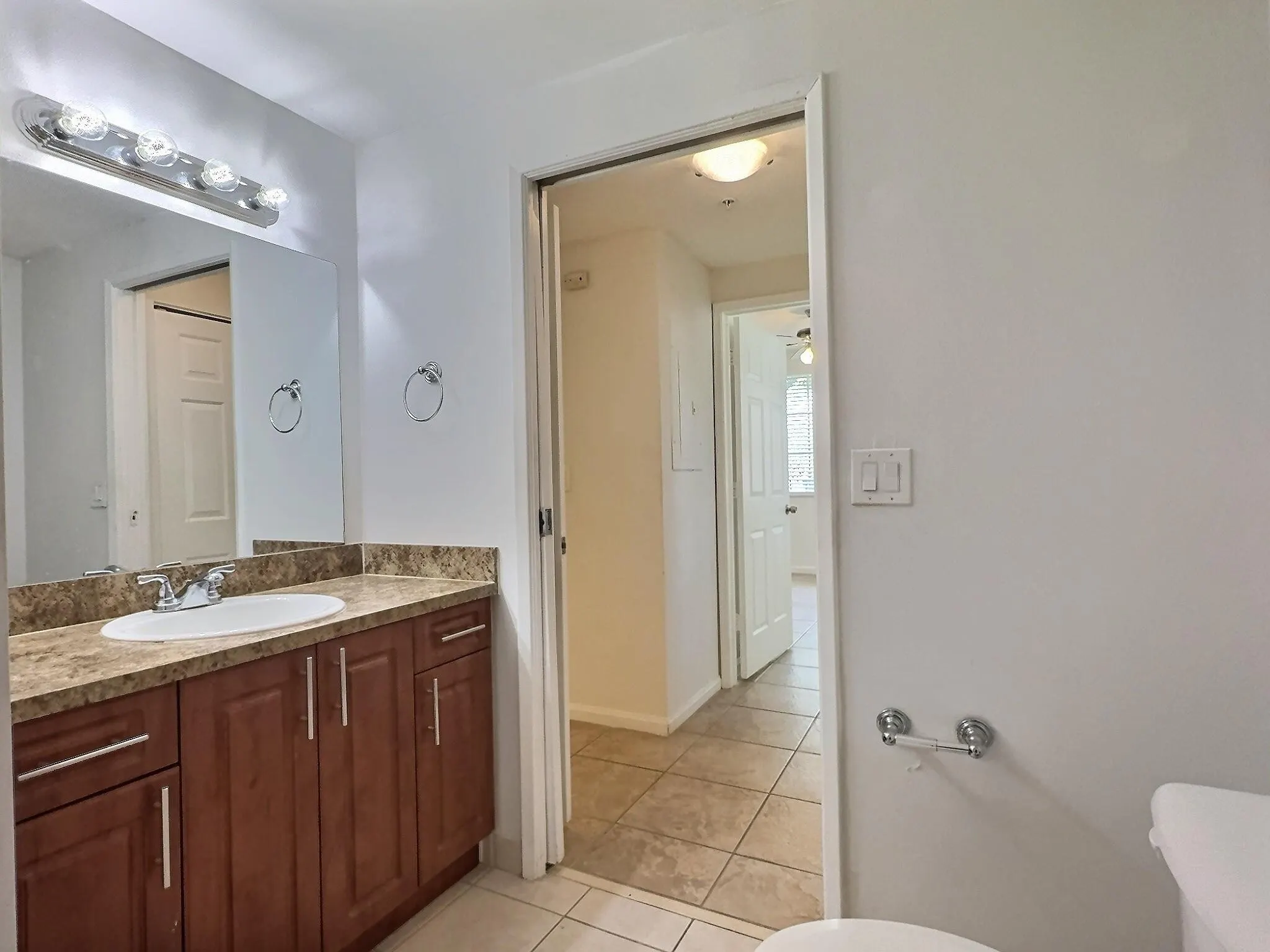 7940 N Nob Hill Rd, #108