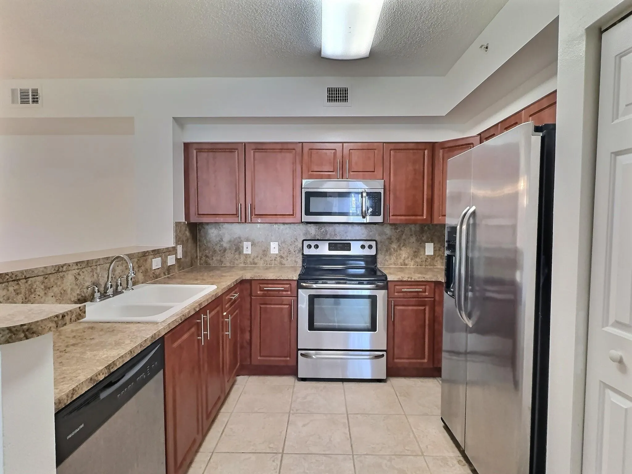 7940 N Nob Hill Rd, #108
