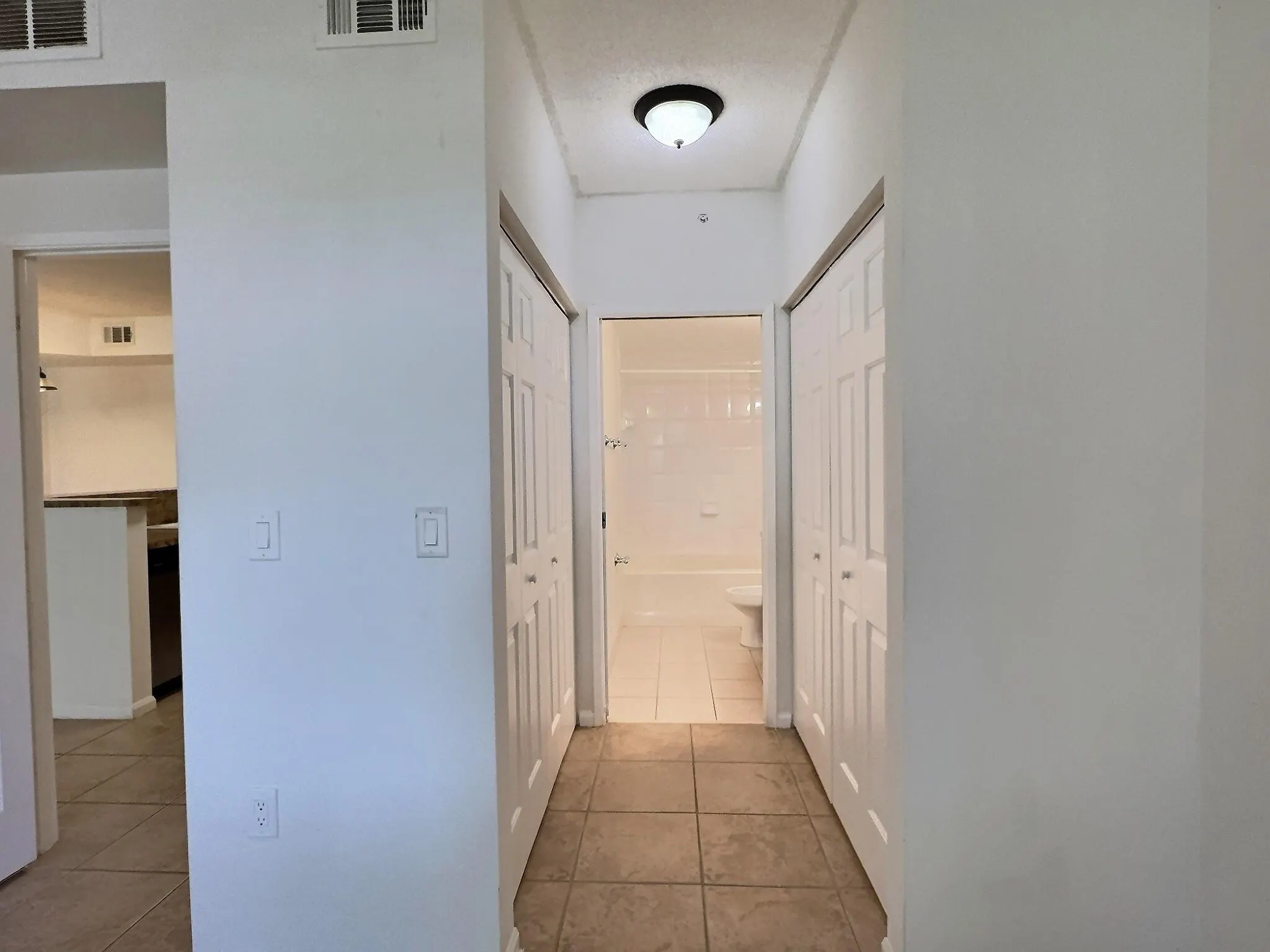 7940 N Nob Hill Rd, #108