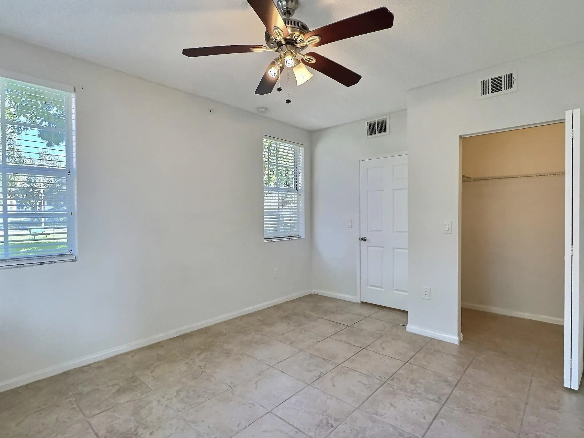 7940 N Nob Hill Rd, #108
