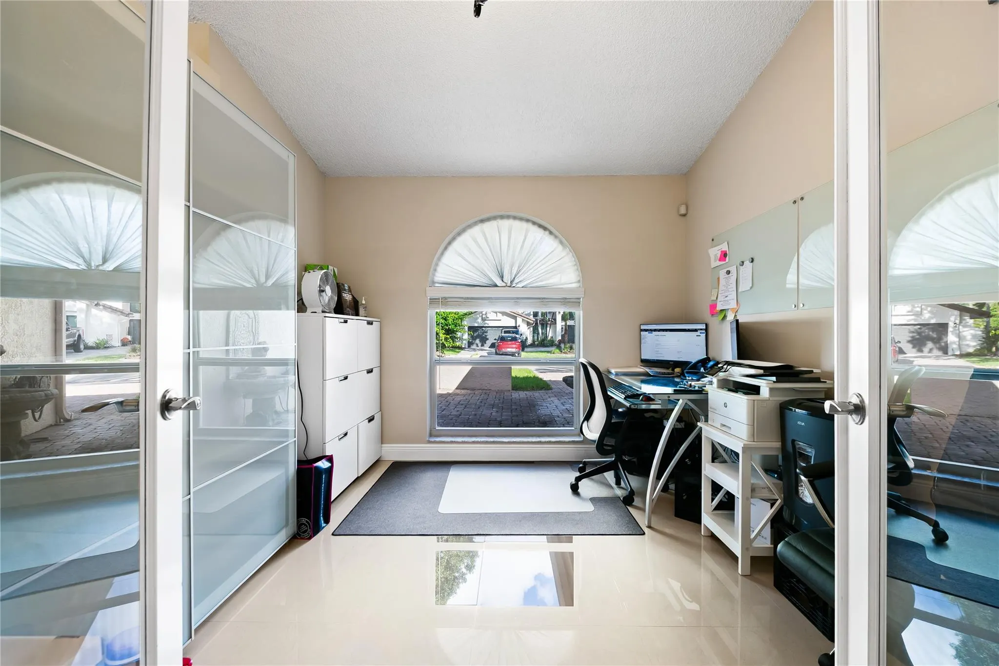 5680 NW 88th Ter