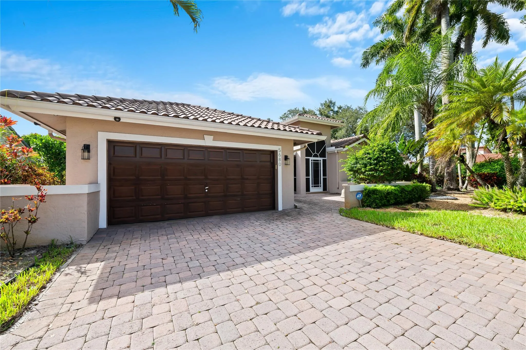 5680 NW 88th Ter