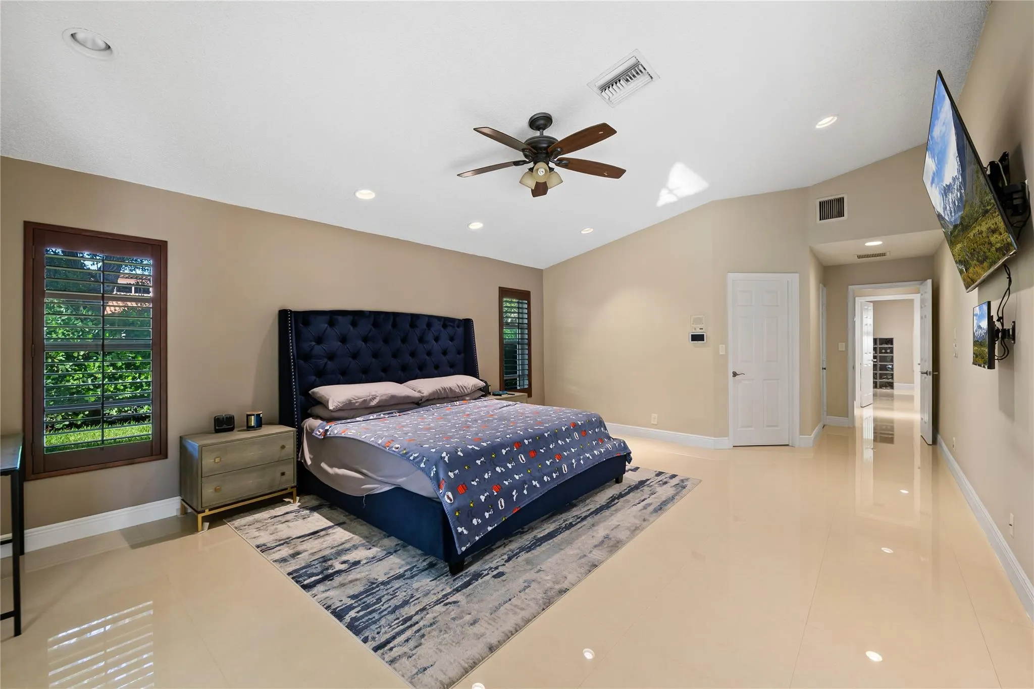 5680 NW 88th Ter