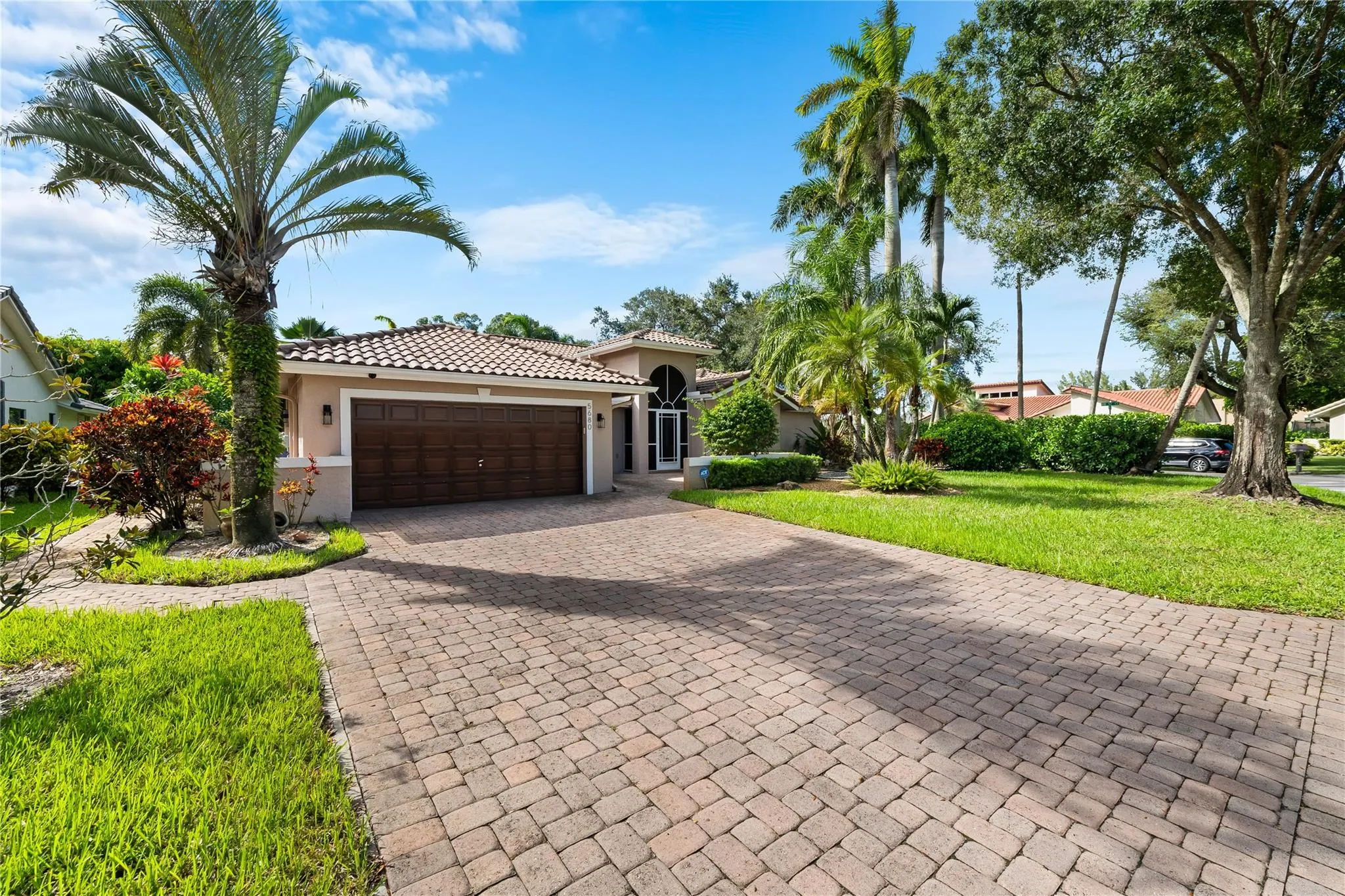 5680 NW 88th Ter