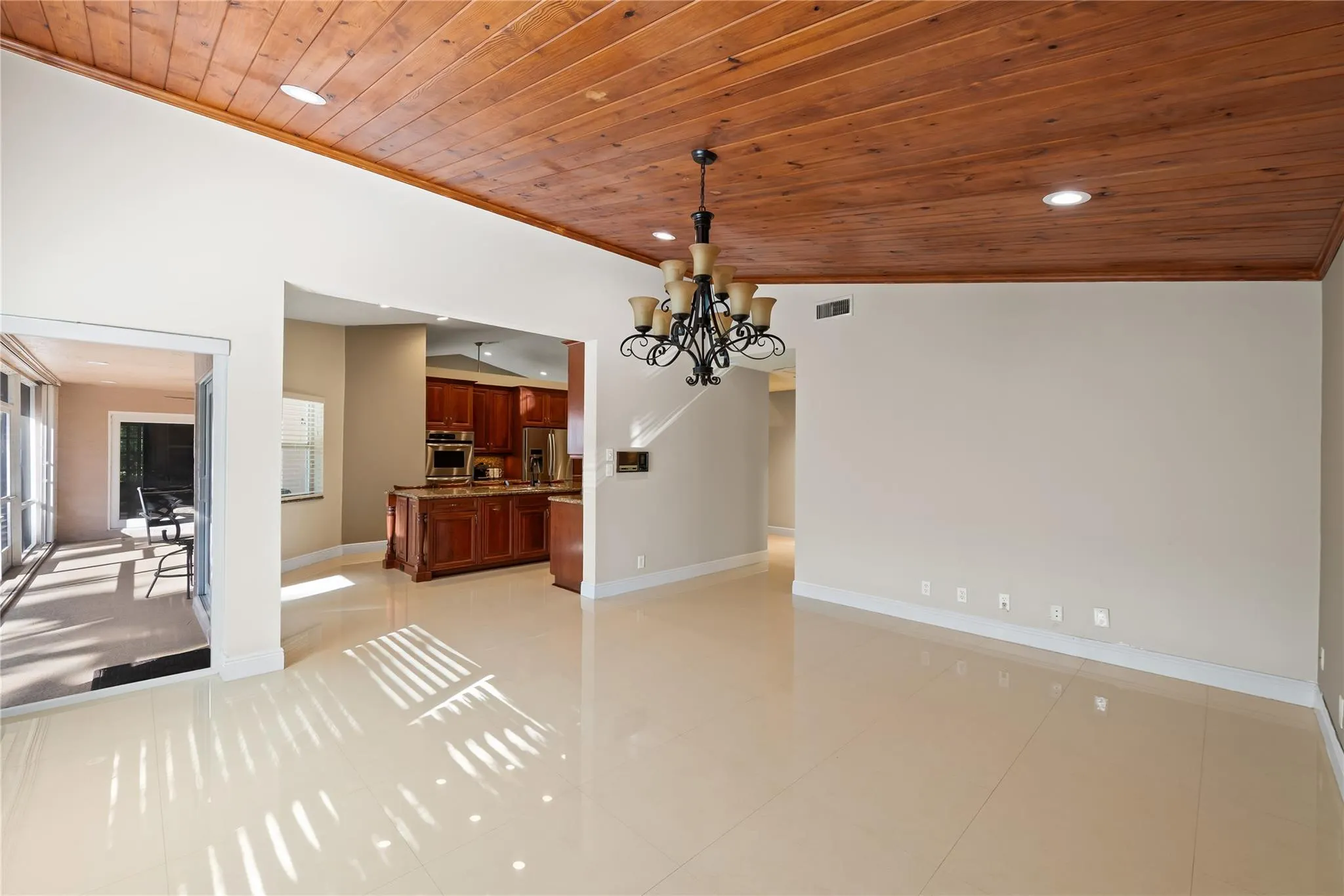 5680 NW 88th Ter