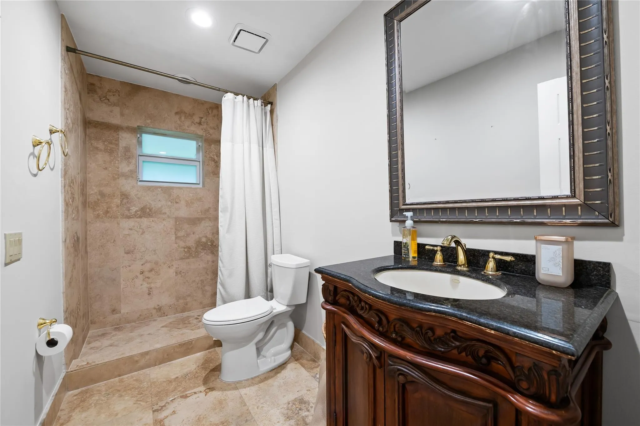 5680 NW 88th Ter